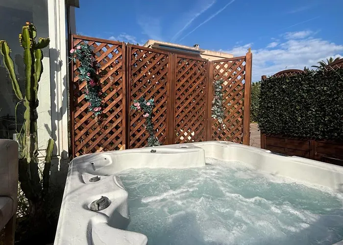 Hotel Sable Et Soleil - Port, Plage & Jacuzzi Prive