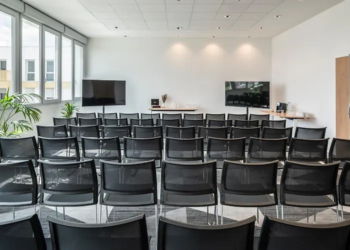 Holiday Inn Express & Suites Reims - Rives De Vesle By Ihg