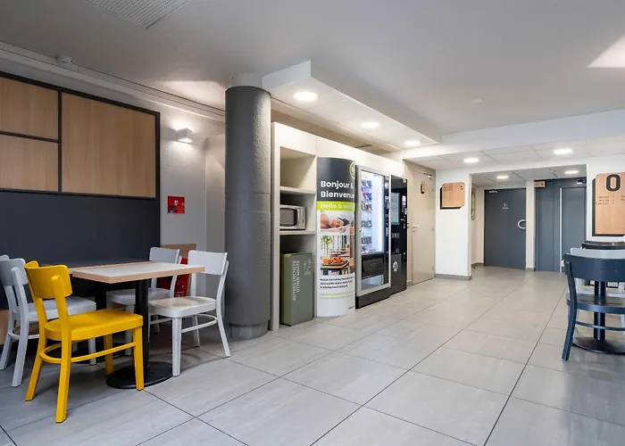 B&B HOTEL Calais Centre St Pierre