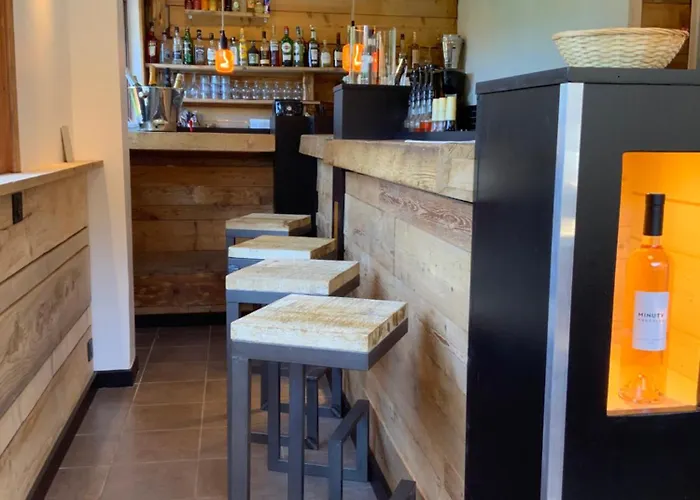 Hotel-Bar-Restaurant Les Domes De Miage
