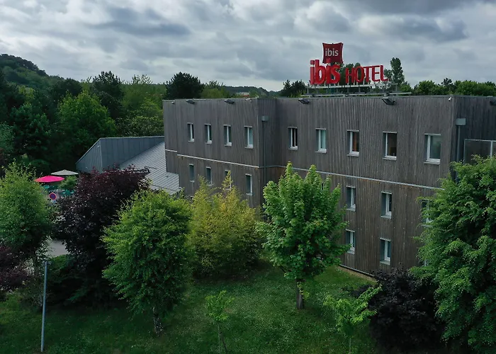 ibis Nemours