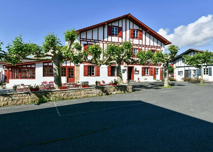 Logis Hôtel Baratxartea