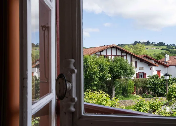 Logis Hôtel Baratxartea