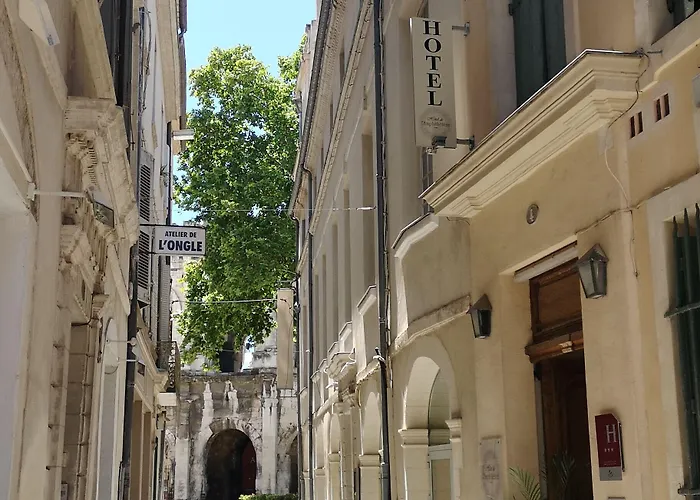Hotel L'Amphitheatre Nimes
