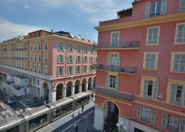Hotel Univers Niza