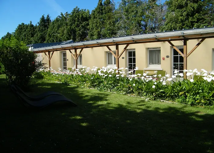 Logis Hotel La Rosiere----Situe Entre Bayeux Et Arromanches