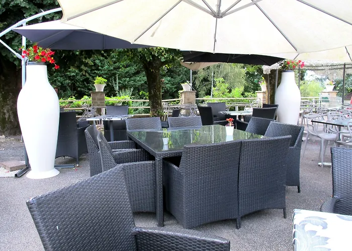 Logis Hôtel Deshors-Foujanet
