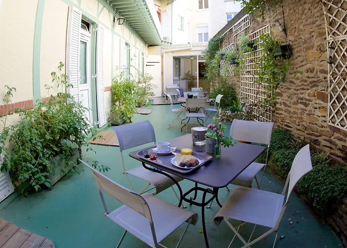 Garden Hotel Rennes Centre Gare