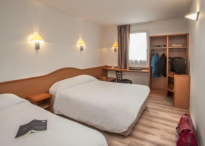 BRIT HOTEL Essentiel CAHORS Nord