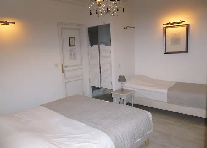 Logis - Hotel De La Mairie