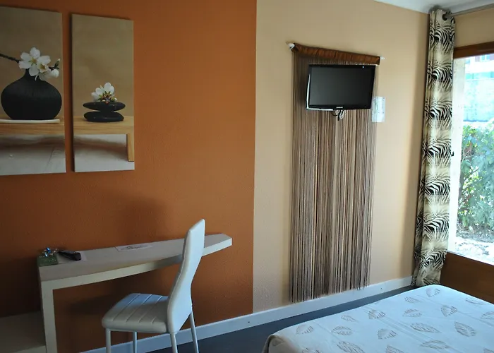Hotel Martinez Grenay