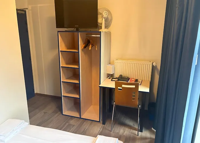 Hotel Cesar Climatisation Dans La Majorite Des Chambres Centre-Ville Gare Charleville-Mezieres