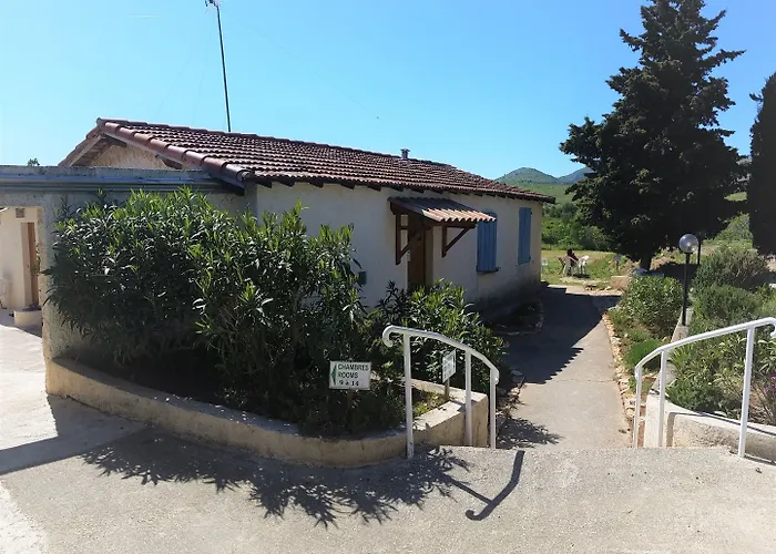 Les Volets Rouges - Hôtel Cassis - Situé dans le Parc National des Calanques
