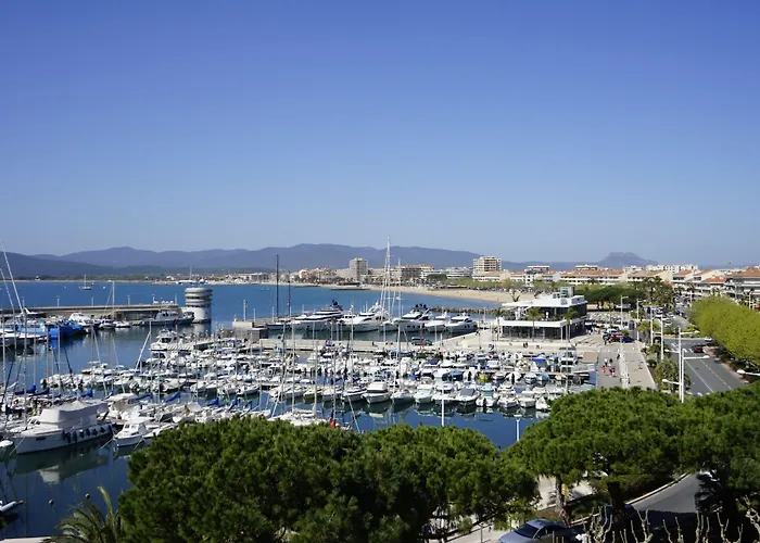 Hotel Restaurant Le Touring Saint-Raphael 