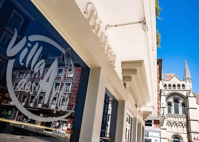Brit Hotel Privilege Lisieux - La Villa Des Arts