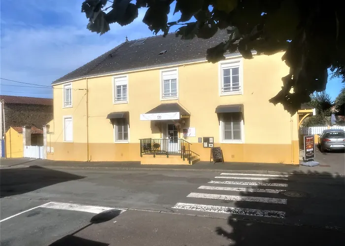 Le 120 - Groupe Logis Hotels - Ex Auberge la Terrasse