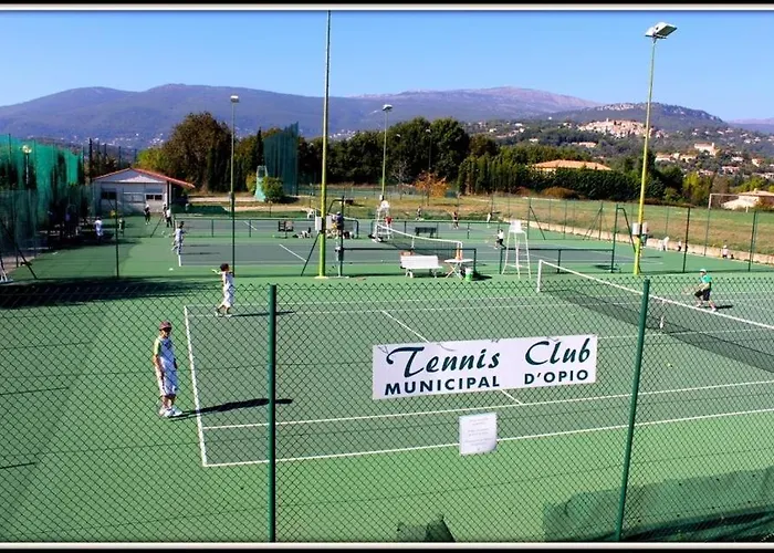Logis La Bastide des Golfs