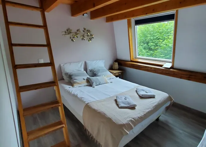 Camping Hôtel Les Airelles Montagne Ardéchoise