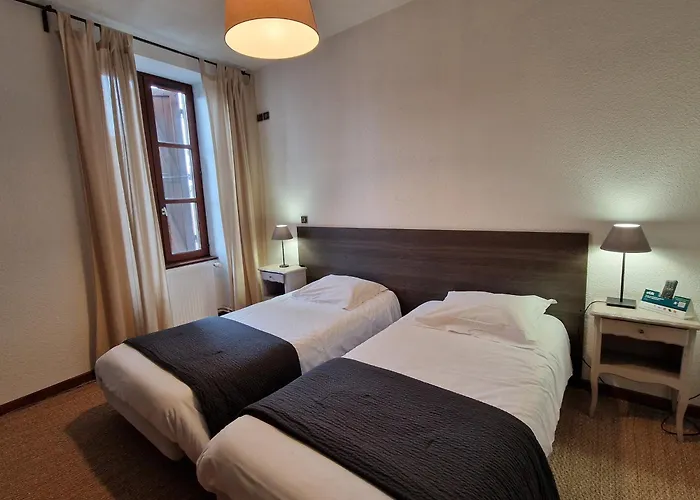 Logis Hotel Le Relais Des Dix Crus