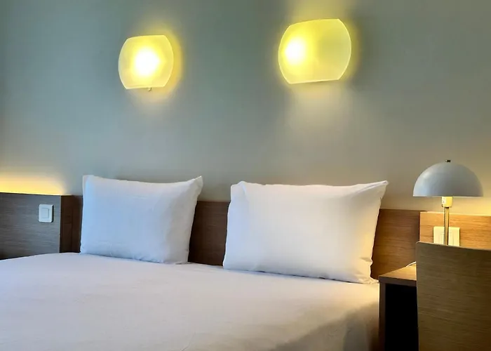 Hôtel Kyriad Bercy Village