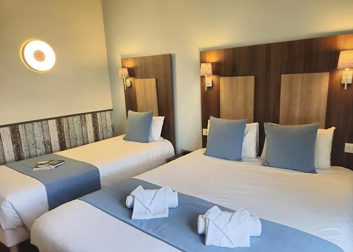 Logis Hôtel Loire Hotel - Les Cocottes Restaurant