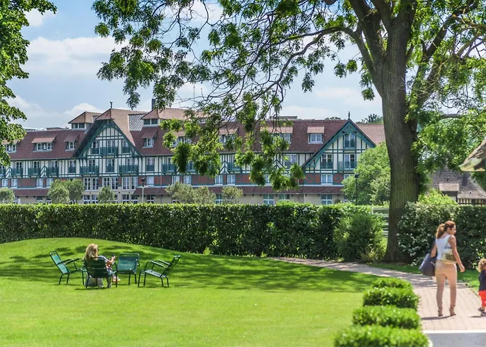Renaissance Paris Hippodrome de St. Cloud Hotel