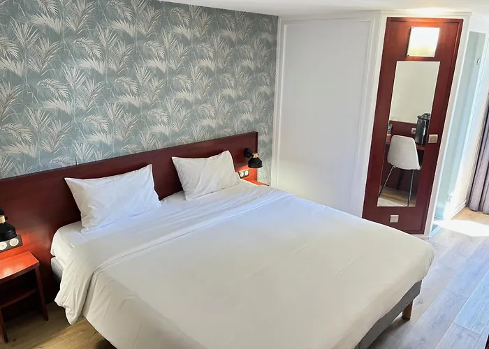 Kyriad Bordeaux Lormont