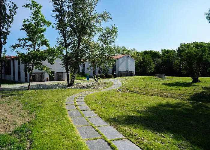 Sure Hotel by Best Western Les Portes de Montauban