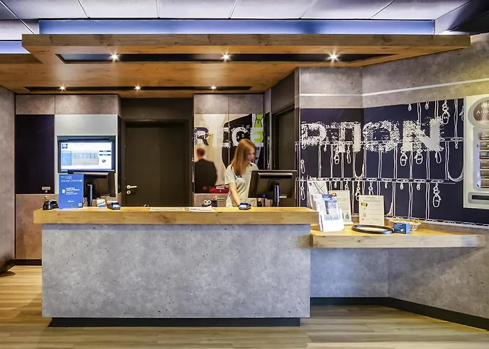 Ibis Budget Courbevoie Paris La Defense