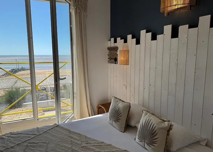 Acadie Saint Victor - Hôtel restaurant -Face mer- Châtelaillon plage
