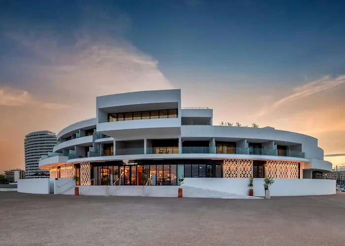 Marina Baie des Anges Hôtel, Curio Collection By Hilton