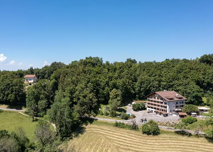 Hôtel Restaurant Le Bois Joli et SPA