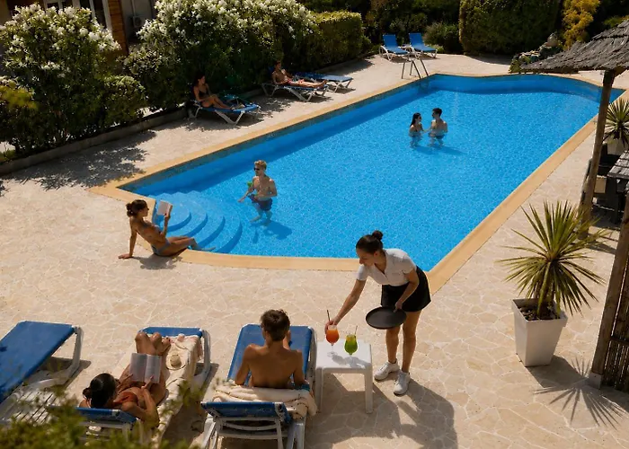 Les Jardins De Bormes, Hotel De Charme Et Detente, Espace Bien-Etre Avec Sauna & Jacuzzi - Adult Only