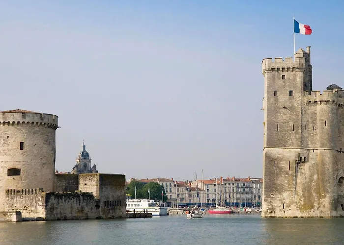 Hotelf1 La Rochelle Angoulins "Renove"