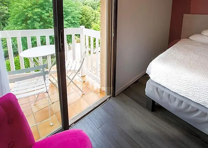 Logis Hotel - Restaurant - Spa - Le Relais De Farrou