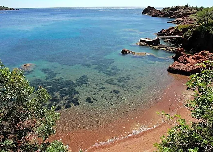 Villa With Private Beach - Villa Lou Cade