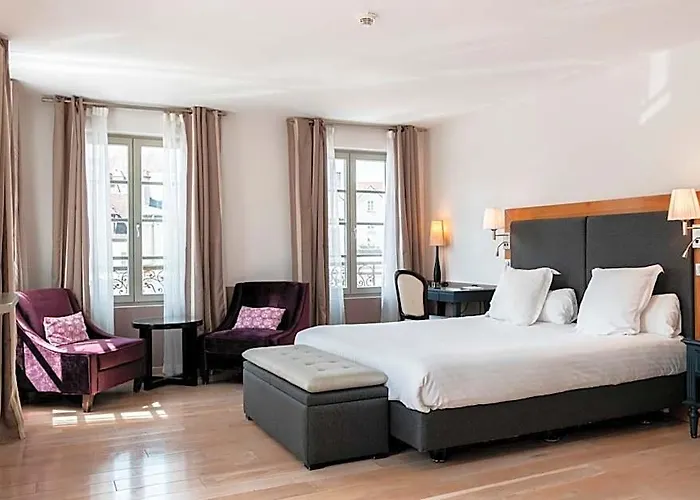 Hotel Castel Maintenon - Handwritten Collection