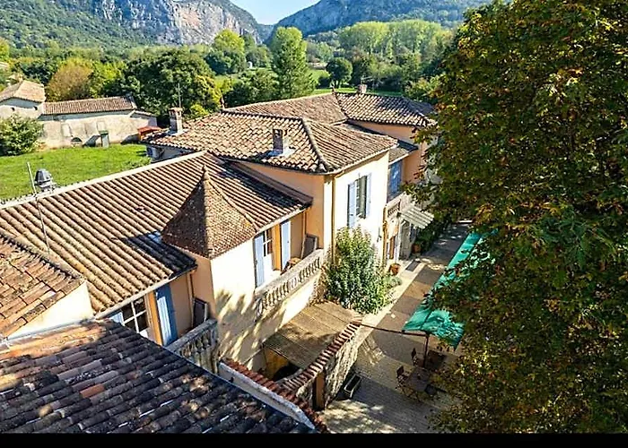 Logis Hotel Le Domaine De La Regaliere