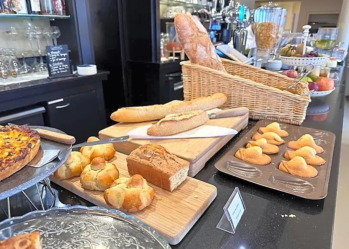 Logis Hotel & Restaurant Le Vert Bocage