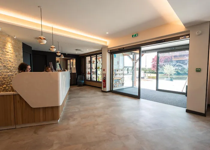 LE VAL MORET Hôtel Restaurant et Spa