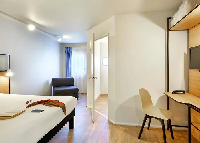 Ibis Lorient Centre Gare Hotel