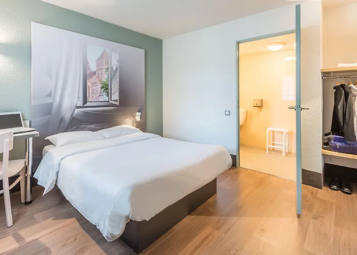 B&B Hôtel Lyon Grand Stade Meyzieu