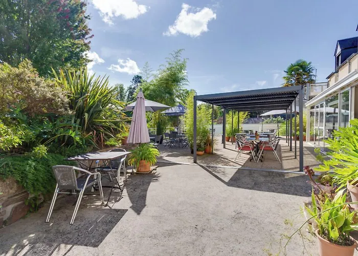 Brit Hotel le Cygne