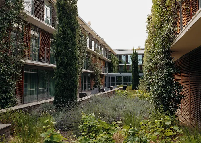 Courtyard By Marriott Montpellier Hotel