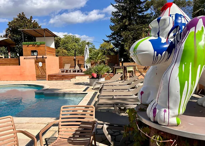 Le Banana's Hotel