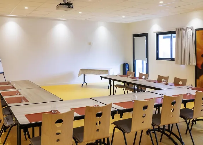 Ibis Styles Fougeres