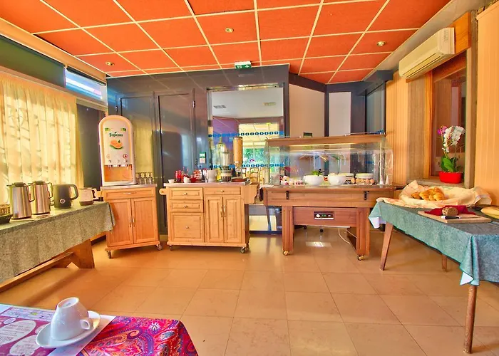 Logis Hôtel Restaurant Le Chalet du Mont Roland