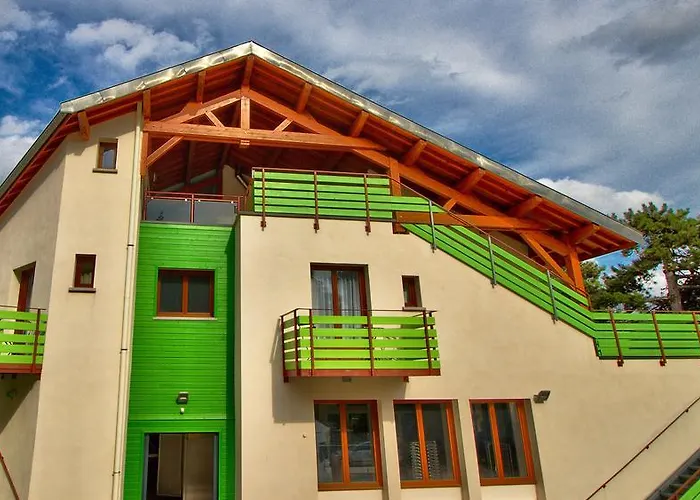 Logis Hôtel Restaurant Le Chalet du Mont Roland