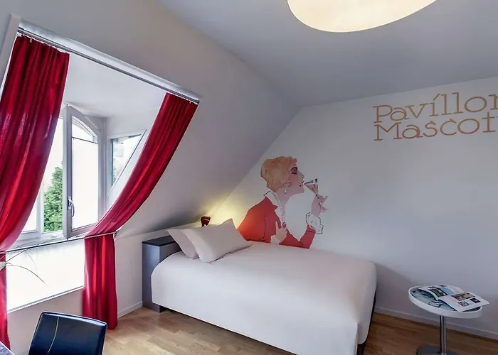 Res Rev " Test " Hotel
