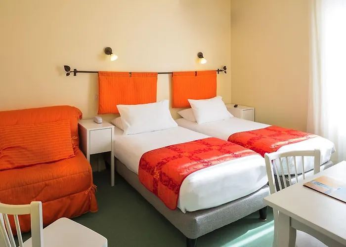 Logis Hotel Les Cedres